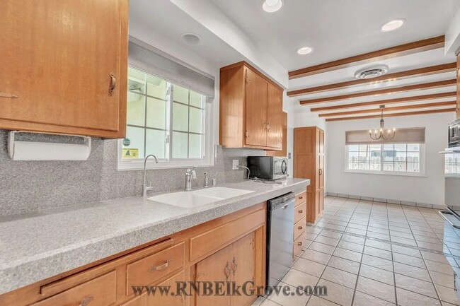 Photo - 4930 Bonniemae Way