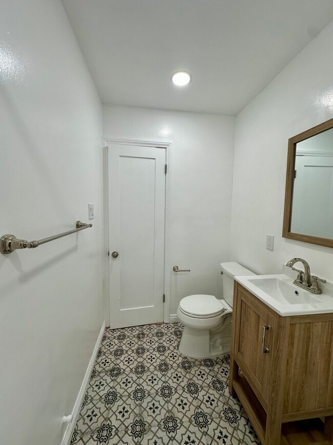Photo - 1537 Freeman Ave