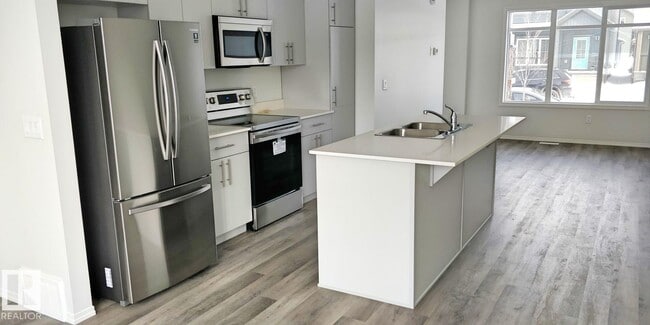 Photo - 1674 Graydon Hill Link SW