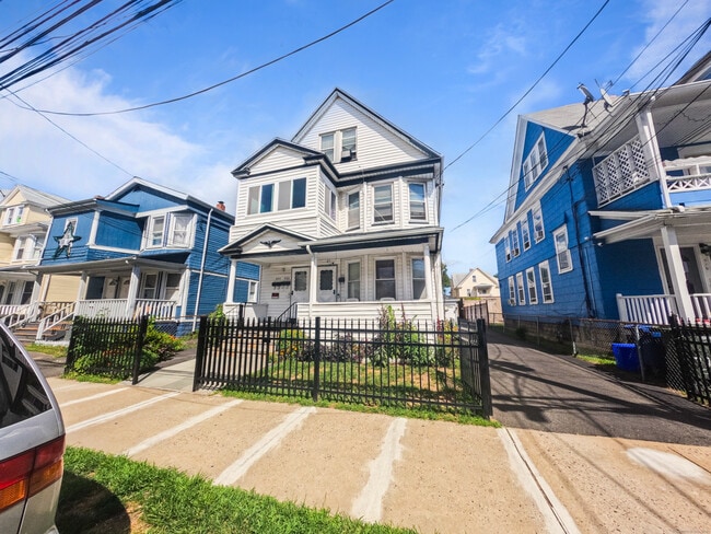 Building Photo - 532 Carroll Ave Unit 2 Rental