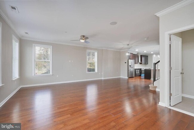 Photo - 412 Woodcrest Dr SE