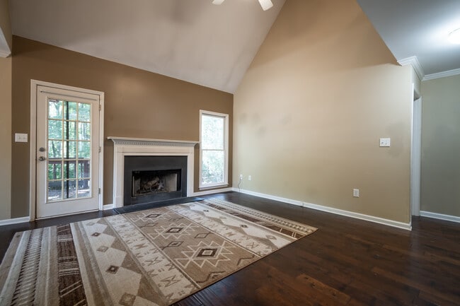 Photo - 119 Spring Lake Dr