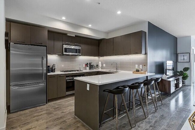 Photo - 323-320 20 Ave SW