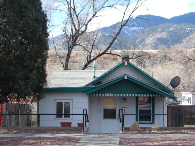 Building Photo - 3151 W Pikes Peak Ave Rental