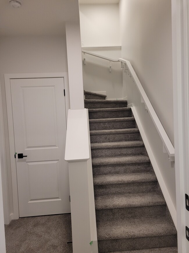 Photo - 86 Finch Gdns SE