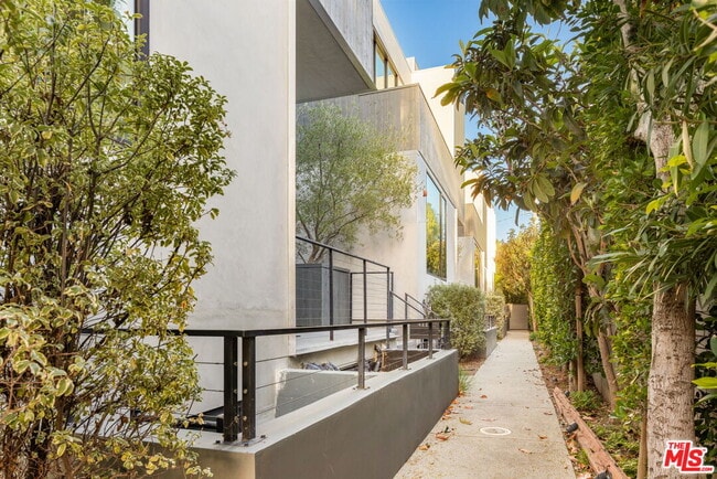 Photo - 4118 Wade St