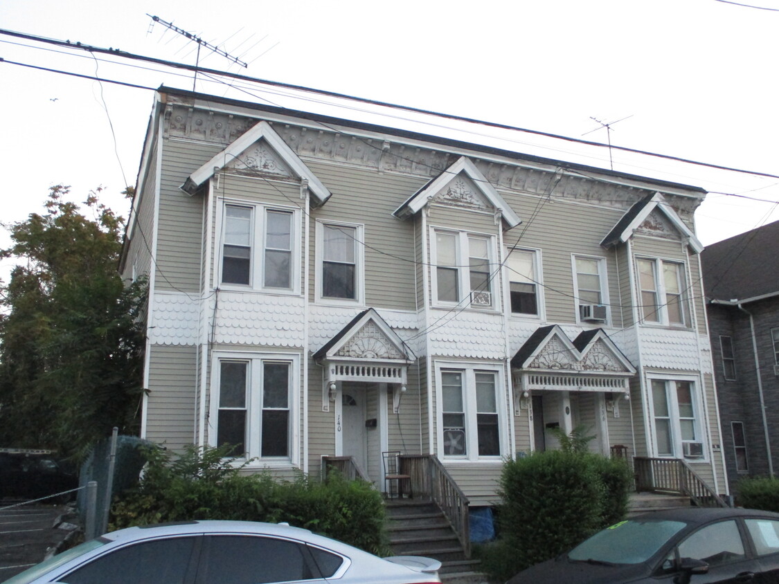 Photo - 136 Austin St (Bridgeport, CT)