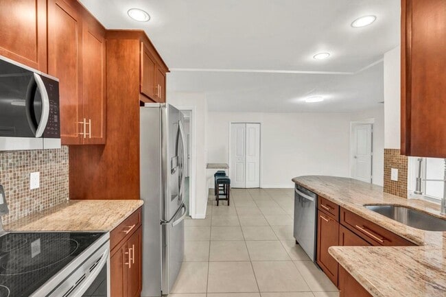 Photo - 290 NW 65th Ave