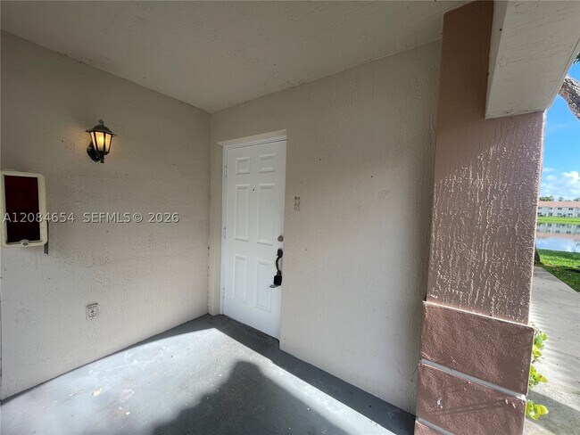 Building Photo - 1251 SE 31st Ct