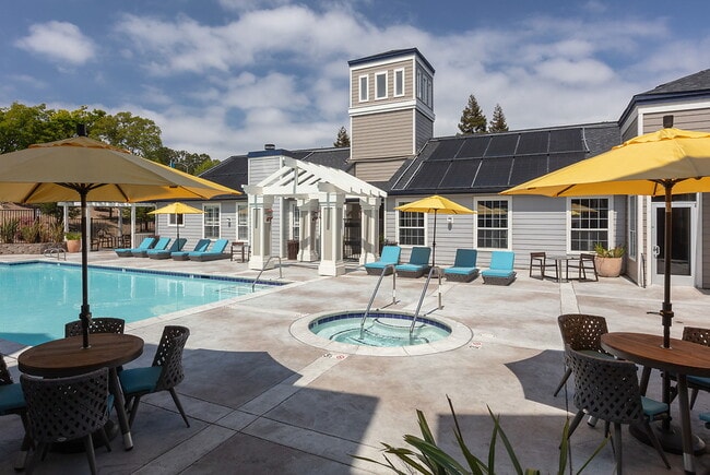 Building Photo - Crow Canyon