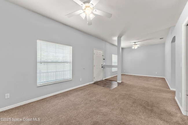 Photo - 410 Eldron Blvd SE