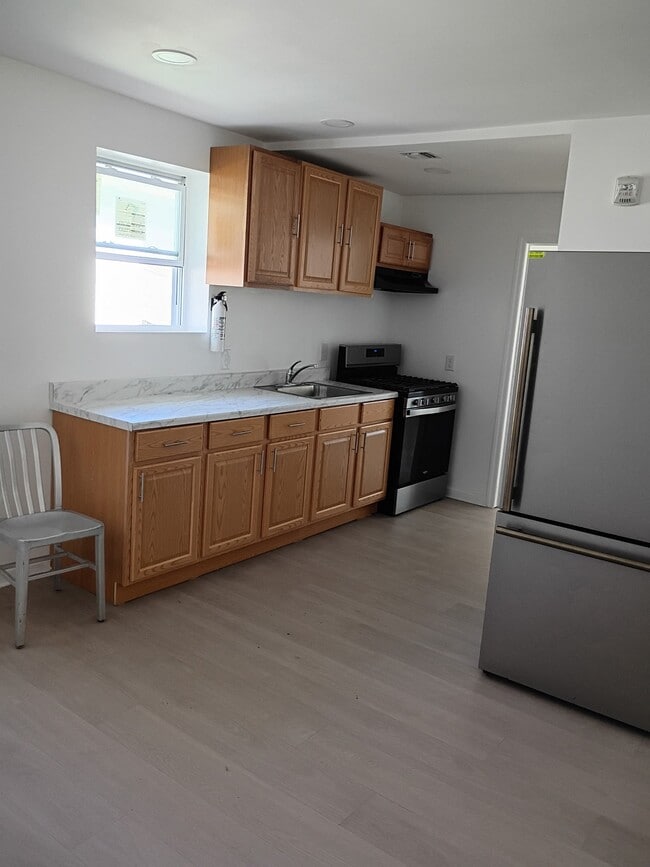 Photo - 246 E Hanover St