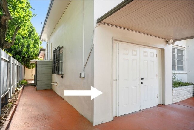 Photo - 411 SW 34th Ave Unit 2