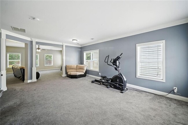 Photo - 301 Parkmont Way