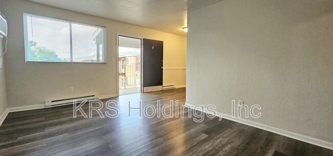 Photo - 5537 Iowa Ave Unit E