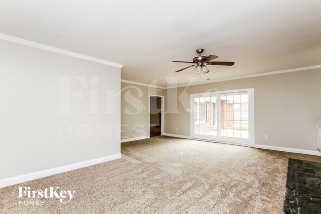 Photo - 240 Palaside Dr NE