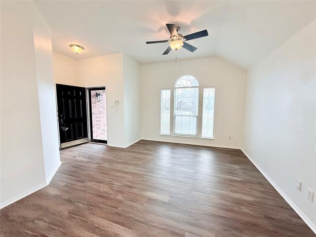 Photo - 102 Magnolia St