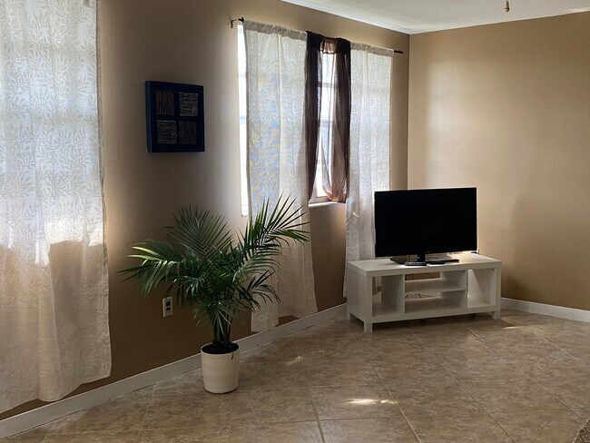 8401 N Atlantic Ave Unit 6