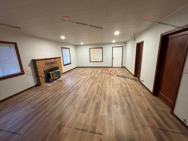 Photo - STATUS: *PENDING APPLICATION* | R327B | $2095