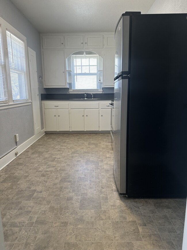 Photo - 225 W 1st St