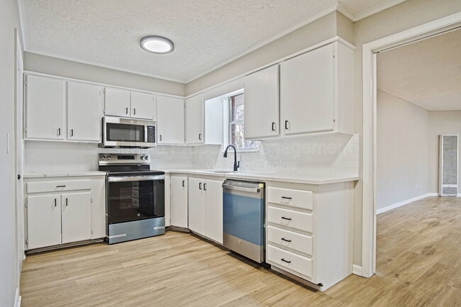 Photo - 1607 Denison Dr