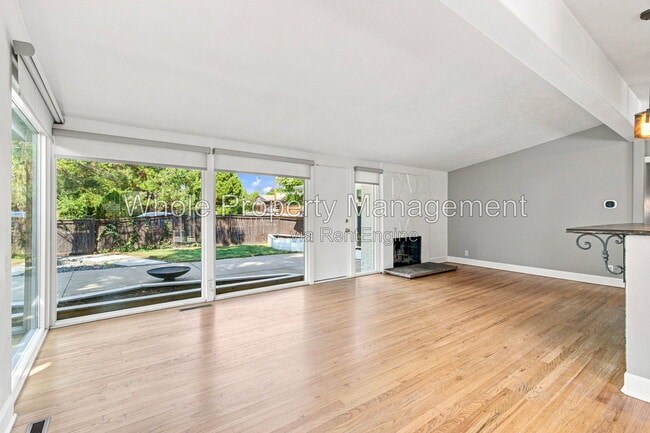 Photo - 2300 S Newton St