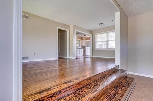 Photo - Awesome East Memphis Home