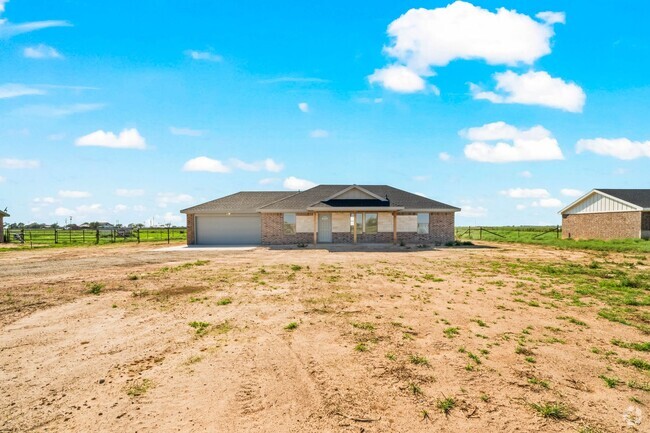 Building Photo - Country Living In Roosevelt ISD! Rental