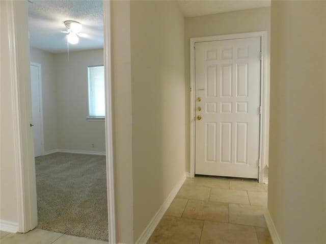 Photo - 2204 Canterbury Ct
