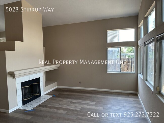 Photo - 5028 Stirrup Way