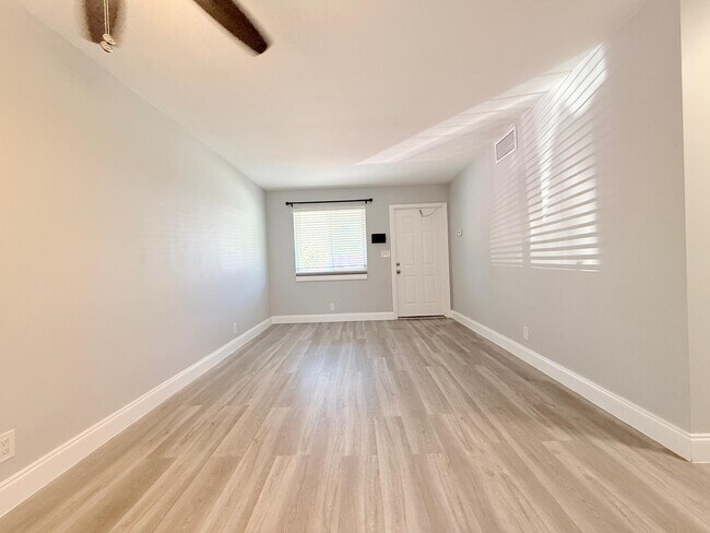 Photo - 1702 NE 9th St