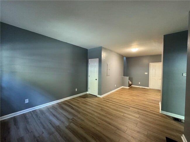 Photo - 24 S Eugenia Pl NW