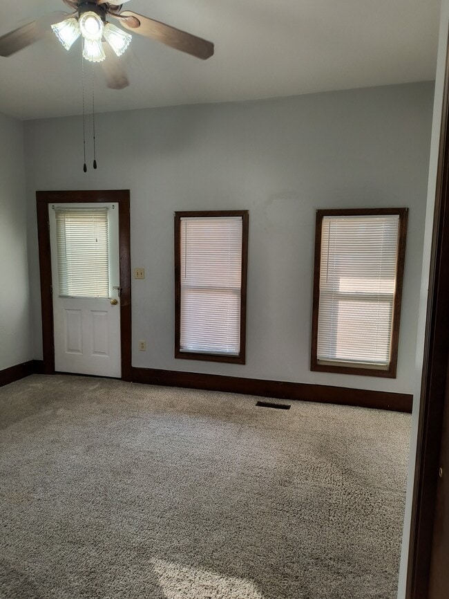 Photo - 2621 Mt Vernon Ave Unidad 2621 Mt Vernon Ave Apt C