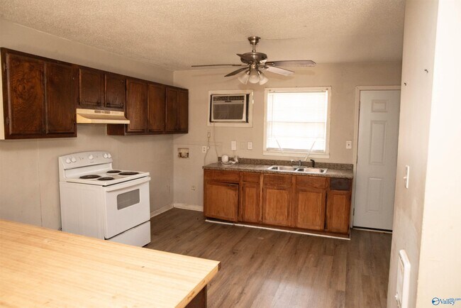 Photo - 3227 Clopton St SW