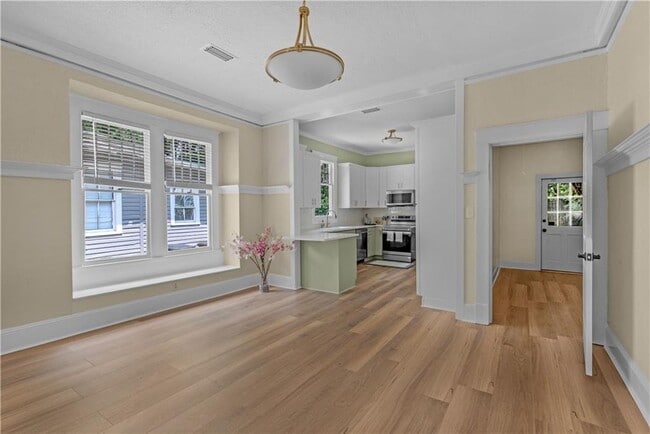 Photo - 1559 Bruister St