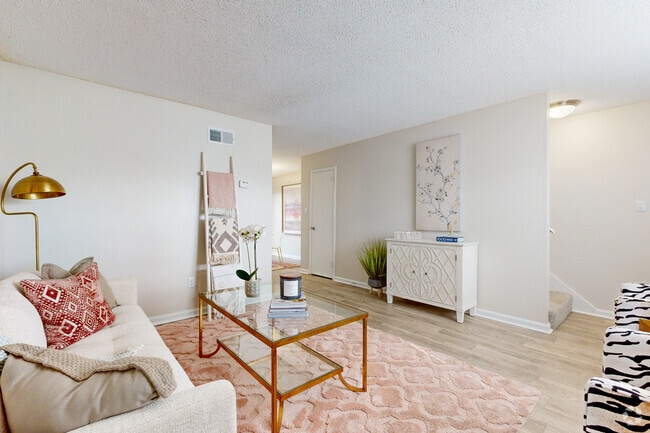 2BR - 2BA, 1075SF - Corner Stone