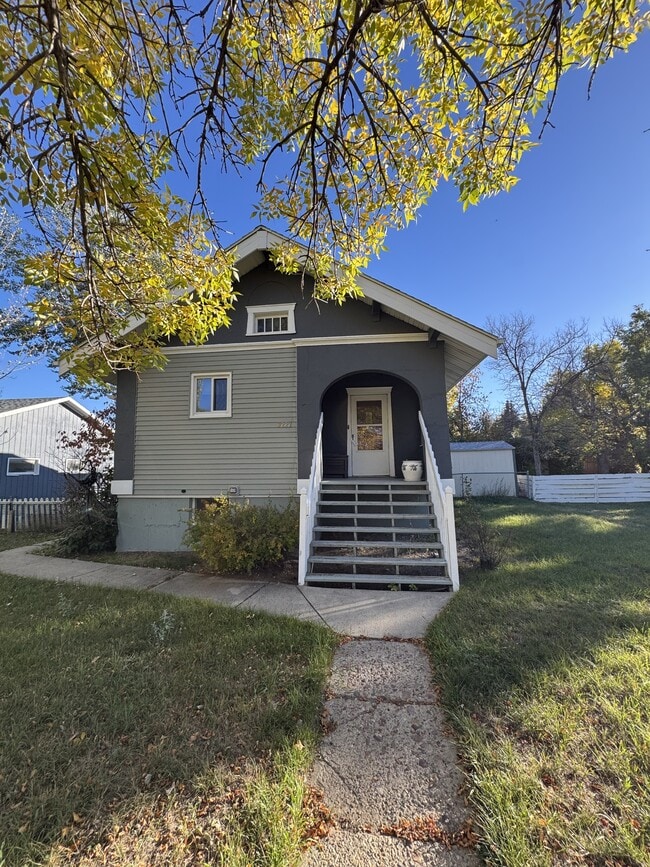 Photo - 3222 2nd Ave N