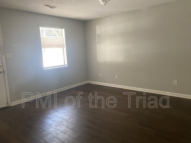 Photo - 1600 Oak Croft Ct Unit Apt B