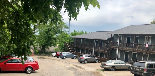 661 N Leverett Ave Unit 17