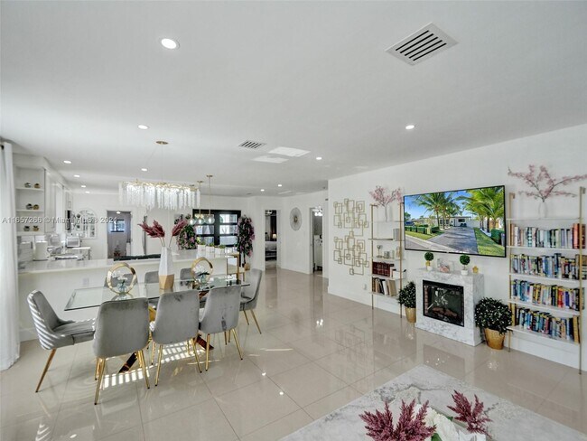 Photo - 1139 Lincoln St