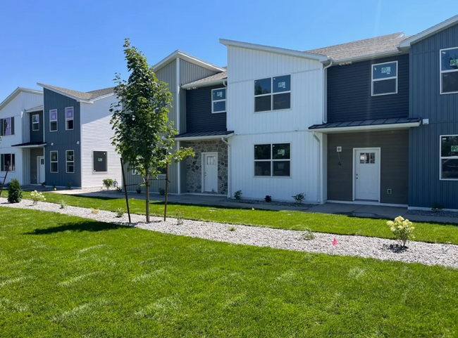 Beautiful BRAND NEW 4 bed 2.5 bath townhom... - Beautiful BRAND NEW 4 bed 2.5 bath townhom... Townhome