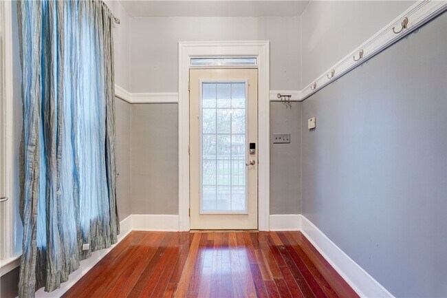 Photo - 450 S Main St