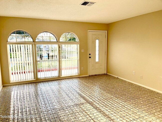 Photo - 781 Burman Ln NE