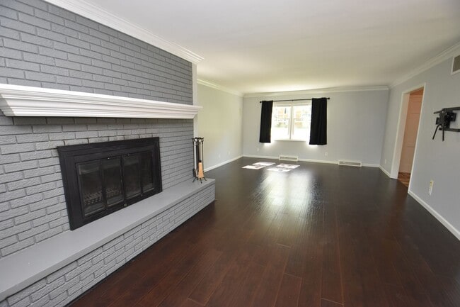 Photo - Penn Schools! Updated 3 bedroom 2 full bath home in Mishawaka IN