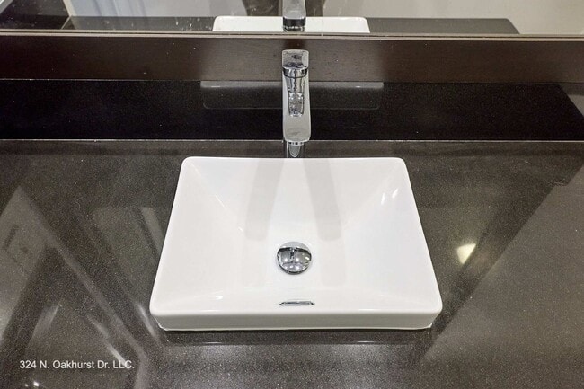 Photo - Oakhurst 90210 Apartments