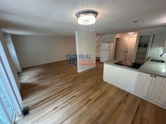 Photo - 2840 S Kenton Ct