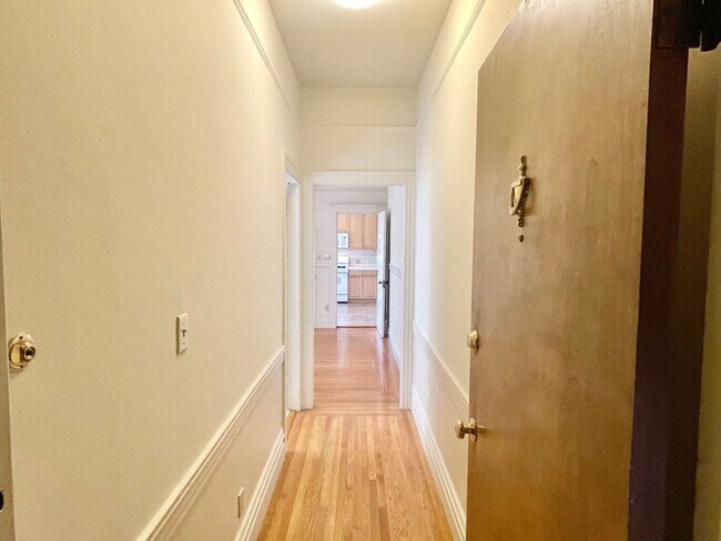 Photo - Spacious Studio in the heart of Pacific Heights! Bonus room! Laundry! PROGRESSIVE Unit 327 Presidio Ave #2