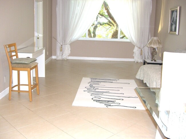 Building Photo - 5950 Del Lago Cir Unit SUNRISE