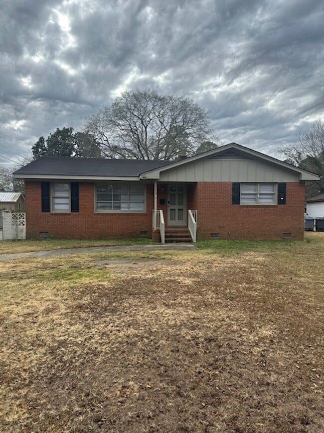 Building Photo - 1228 York St