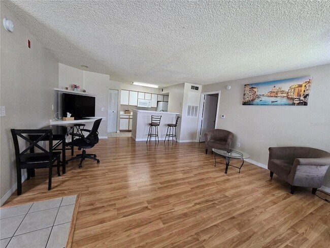 Photo - 2201 Key W Ct Unidad 318